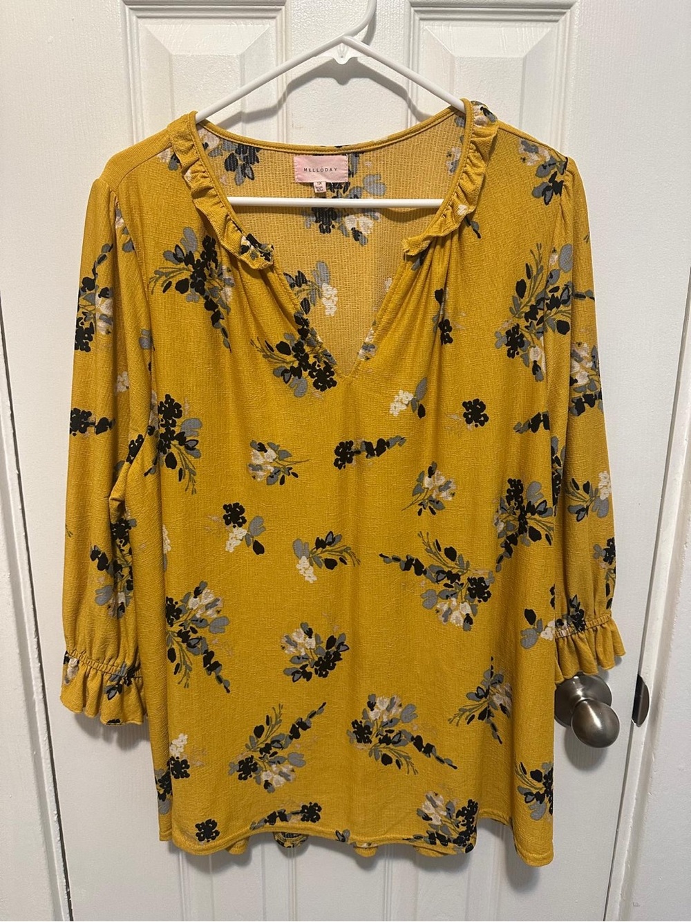 Melloday Size 1X Mustard Floral Ruffle Blouse